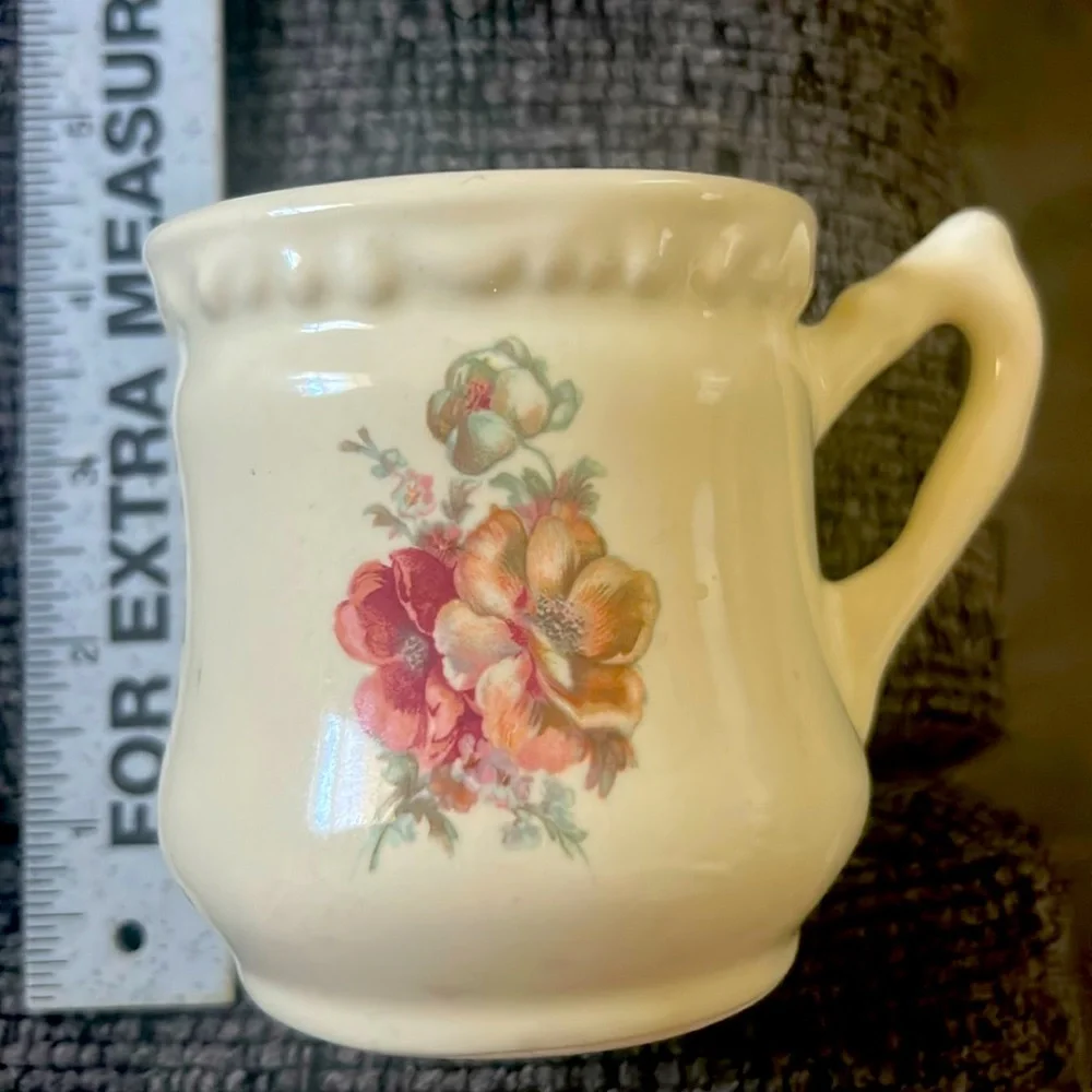 Vintage shave/ toothbrush mug made in USA Athena , CA